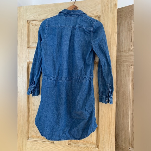 Cute jean dress with flower details - Picture 7 of 7